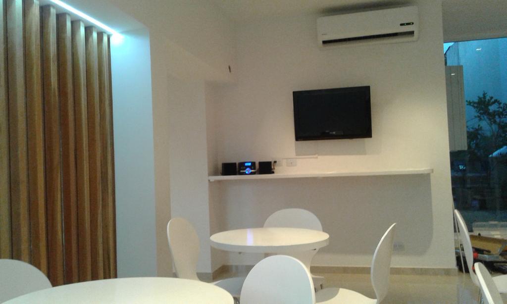 Hotel St. James 삐나마르 외부 사진